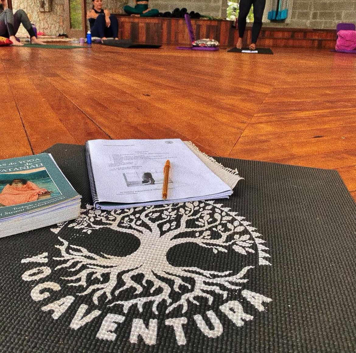 Yogaventura - Grupo em trilha